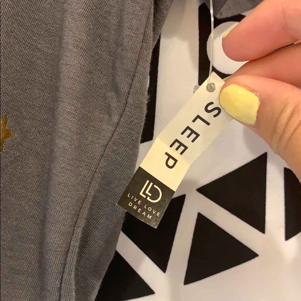 Star Tee - Picture 3 of 5